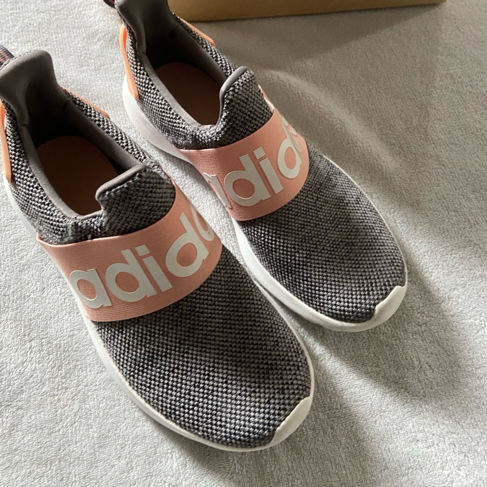 Adidas Big Kids Size 4 Lite Racer Adapt 4.0 Shoes like new